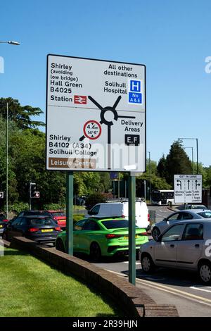 Panneau routier à Solihull, West Midlands, Angleterre, Royaume-Uni Banque D'Images