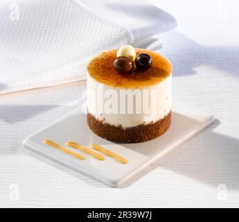 Mousse au chocolat blanc avec digestive au chocolat Banque D'Images