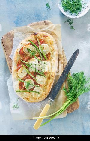 Tarte farbée d'asperges vertes et d'aneth Banque D'Images