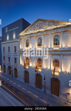 Friso de la fachada, obra de Ricard anckerman.teatro Principal , siglos XVIIIXX.Teatre Principal,Palma de Majorque. L'Espagne. Banque D'Images