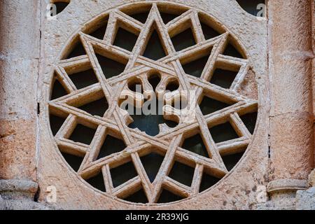 Treillis de pierre, Ermita de Santa Coloma, Albendiego, province de Guadalajara, Espagne. Banque D'Images