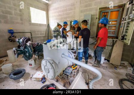 Proyecto de Energia Hidroelectrica Madre Selva, Sierra de Los Cuchumatanes, Quiche, República de Guatemala, Amérique centrale. Banque D'Images