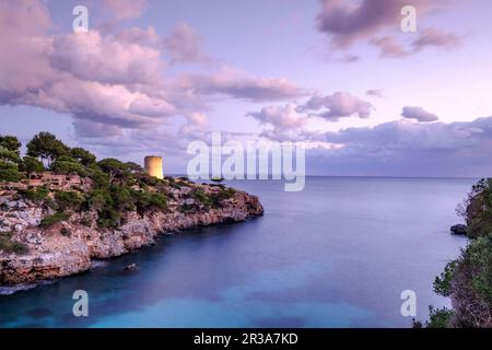 Tour de Cala Pi, seizième siècle, utilisé pour défendre l'entrée de la baie, Cala Pi, Majorque, îles Baléares, Espagne, Europe. Banque D'Images