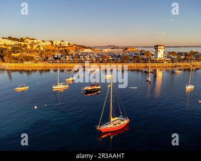 Bateaux de plaisance ancrés en face de Puerto Portals, Calviá, Majorque, Iles Baléares, Espagne. Banque D'Images