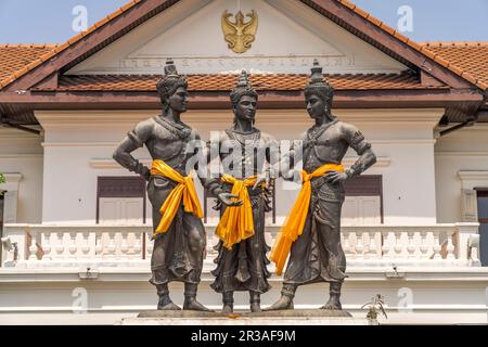 Monument aux trois rois, Skulptur der Könige Mengrai, Ramkamhaeng und Ngam Muang, Gründerväter Chiang Mais, Thaïlande, Asie | Monument aux trois rois wi Banque D'Images