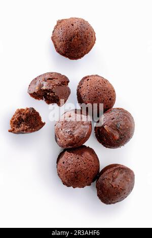 Boulettes de gâteau au chocolat pour les morceaux de gâteau Banque D'Images