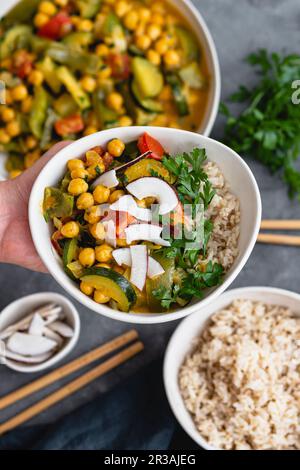 Curry jaune avec légumes Banque D'Images