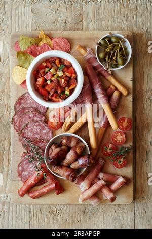 Charcuterie au salami jambon de Parme et saucisses Banque D'Images