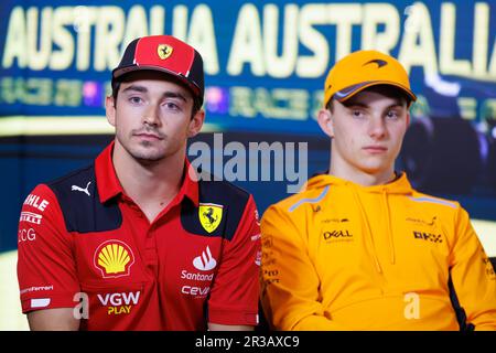 Charles Leclerc (MCO) de l'écurie Ferrari et Oscar Piastri (AUS) de l'écurie McLaren lors d'un presser au Grand Prix australien de Formule 1 sur 30 mars, 2 Banque D'Images