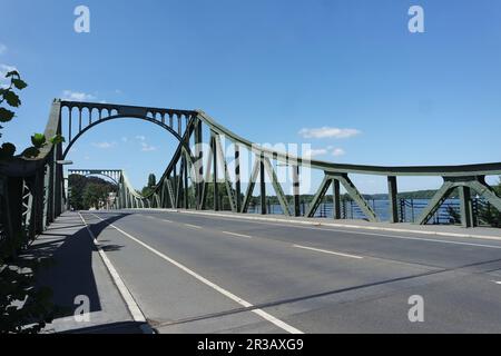 Pont de Glienicke au-dessus de la Havel Banque D'Images