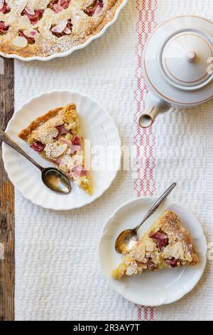 Tarte à la rhubarbe et aux amandes Banque D'Images