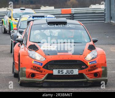 John Griffiths et Emma Morrison dans leur Ford Fiesta 2018 lors du Snetterton Stage Rally 2023, Norfolk, Royaume-Uni. Banque D'Images