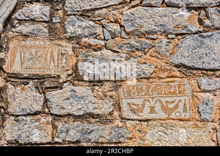 Sculptures à l'église Taxiarches, 18th siècle, village de montagne de Tseria, près de Kardamyli, Mani Messenian, Exo Mani, région du Péloponnèse, Grèce Banque D'Images