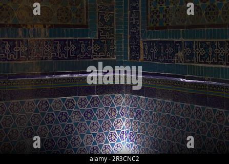 Détail intérieur d'un mausolée dans la nécropole de Shakhi Zinda à Samarkand, Ouzbékistan Banque D'Images