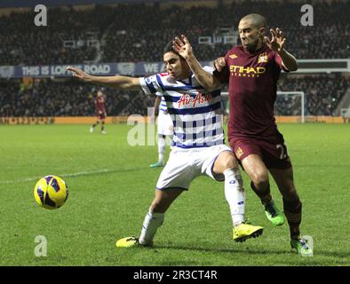 Fabio Da Silva des Queens Park Rangers affronte Gael Clichy de Manchester City. Le jeu termine un draw.QPR 29/01/13 QPR V Manchester City Banque D'Images