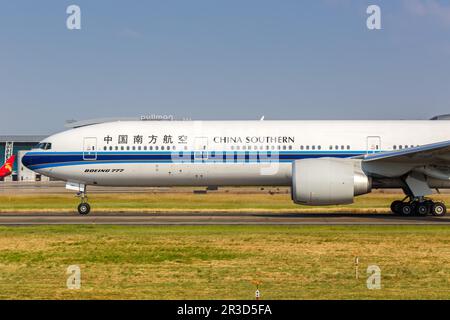 China Southern Airlines Boeing 777-300ER Aircraft Guangzhou Airport en Chine Banque D'Images