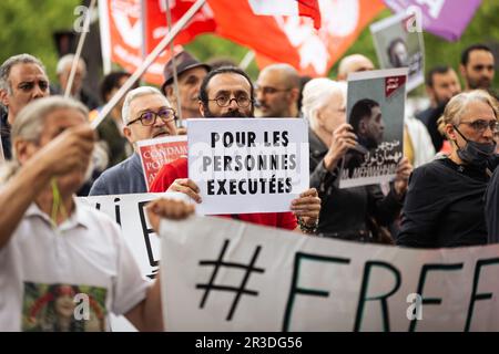 Paris, France. 22nd mai 2023. Les manifestants participent à la manifestation. Manifestation organisée à Paris par un collectif féministe et gauchiste en solidarité avec les prisonniers, les condamnés à mort et les familles des personnes exécutées en Iran. De la place de la République à la Fontaine des innocents, les manifestants ont exigé la fin immédiate des exécutions en Iran. (Credit image: © Telmo Pinto/SOPA Images via ZUMA Press Wire) USAGE ÉDITORIAL SEULEMENT! Non destiné À un usage commercial ! Banque D'Images