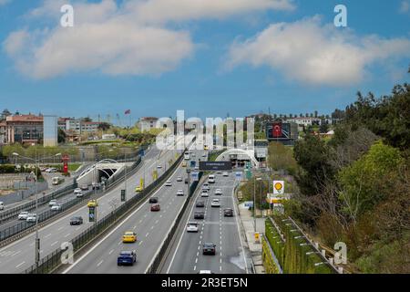 Istanbul, Turquie 23 avril 2023 ; projet de transition du tunnel eurasien (Eurasia Tuneli) ou du tube de la route du Bosphore d'Istanbul. Est un tunnel qui relie l'Asie Banque D'Images