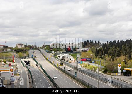 Istanbul, Turquie 23 avril 2023 ; projet de transition du tunnel eurasien (Eurasia Tuneli) ou du tube de la route du Bosphore d'Istanbul. Est un tunnel qui relie l'Asie Banque D'Images