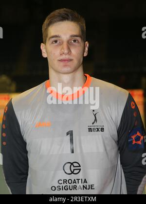 Torwart Dominik Kuzmanovic RK Nexe Našice Handball EHF saison de la Ligue européenne 2021-22 SC Magdeburg - RK Nexe Našice Banque D'Images