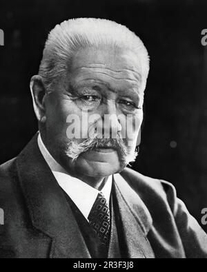Paul Ludwig Hindenburg était un général et un politicien allemand. Figure importante de la première Guerre mondiale, il commanda l'armée allemande Banque D'Images