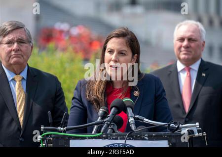 Washington, États-Unis. 23rd mai 2022. Elise Stefanik, Représentante de New York, parle lors d'une conférence de presse avec les médecins du GOP Caucus sur le fentanyl en dehors des États-Unis Capitole à Washington, DC mardi, 23 mai 2023. Photo de Bonnie Cash/UPI. Crédit : UPI/Alay Live News Banque D'Images