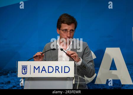 Madrid, Espagne. 23rd mai 2023. Le maire de Madrid, José Luis Martínez-Almeida, prononce des discours au cours de l'événement. Le basket-ball Real Madrid a remporté son onzième titre de champion européen, la plus haute compétition continentale, après avoir battu la Grèce Olympiakos 78-79 dans une finale tenue à la Zalgirio Arena de Kaunas (Lituanie). (Photo de David Canales/SOPA Images/Sipa USA) Credit: SIPA USA/Alay Live News Banque D'Images