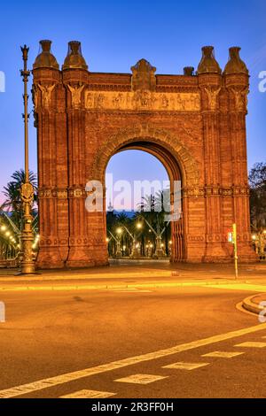 L'Arc de Triomf à Barcelone à l'aube Banque D'Images