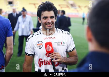 Monaco, Monaco. 23rd mai 2023. Monaco, 23 mai 2023. Carlos Sainz de Ferrari assiste à un match de football de charité au stade Louis II de Monaco sur 23 mai 2023. Le World Stars football Match a eu lieu mardi soir avant le Grand Prix de Monaco de Formule 1 et a été joué par l'équipe de pilotes, dont F1 pilotes, et le Star Team MC. Cette année marque l'organisation 30th de l'événement caritatif. Credit: Beata Zawrzel/Alay Live News Banque D'Images