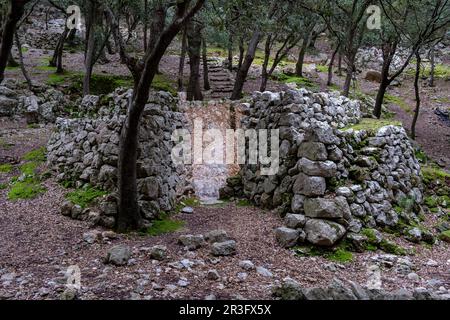 Horno de cal, finca publica fils Moragues, Camí de s'Arxiduc, Valldemossa, Paraje natural de la Serra de Tramuntana, à Majorque, îles Baléares, Espagne. Banque D'Images