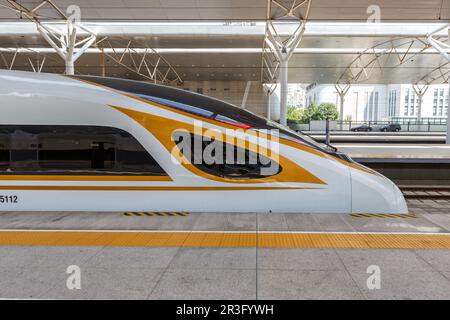 Tianjin, Chine – 29. Septembre 2019: Fuxing Hochgeschwindigkeitszug Zug HGV im Bahnhof Gare de Tianjin en Chine. Banque D'Images