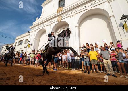 Jaleo, danse traditionnelle avec les chevaux, à l'origine du 14th siècle, festivals de Sant Lluís, Minorque, iles baléares, Espagne. Banque D'Images