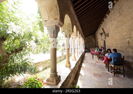 Cloître de l'ancienne cathédrale de San Vicente, Roda de Isábena, Vallée d'Isábena, Huesca, Espagne. Banque D'Images