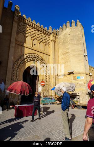 Bab Mahrouk, porte dans le mur, Fès, maroc, afrique. Banque D'Images