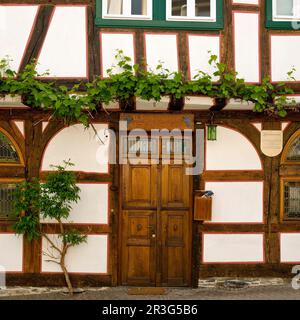 Maison à colombages avec maisons médiévales à colombages et arches gothiques, Kaub, Allemagne, Europe Banque D'Images