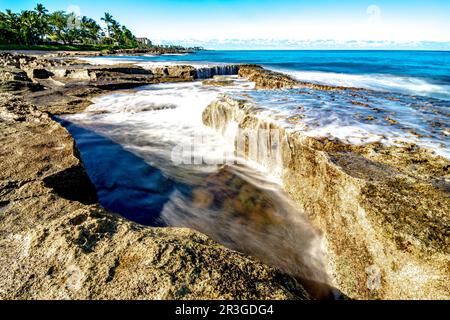 Matinée secrète sur la plage à oahu hawaï Banque D'Images