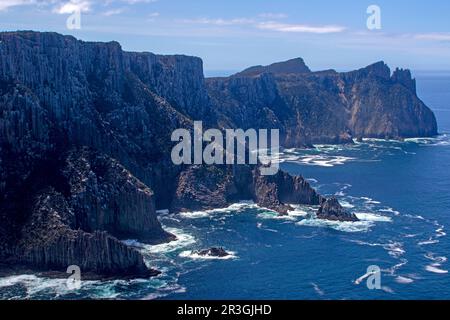 Cape Pillar, site des plus hautes falaises marines d'Australie Banque D'Images