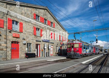 Gare de Bernina, Rhaetian Railway, Bernina Express, Grisons, Suisse Banque D'Images