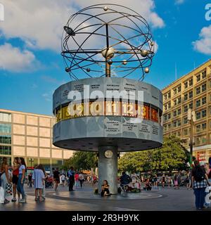 Urania World Clock sur Alexanderplatz, Berlin Mitte, Berlin, Allemagne, Europe Banque D'Images