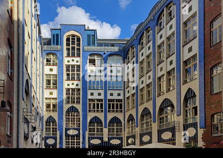Hackesche Hoefe, façade dans la cour de 1st, côté est, Endellscher Hof, Berlin, Allemagne, Europe Banque D'Images