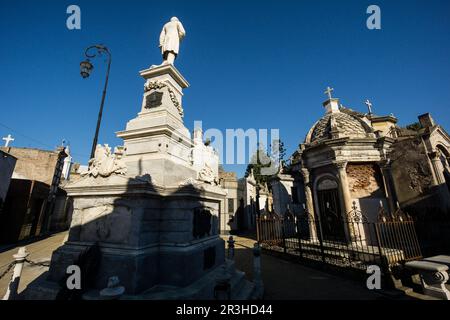 Cementerio de la Recoleta , Diseñado por el francés Prosper Catelin, por iniciativa del presidente Bernardino Rivadavia, inaugurado en 1822.Buenos Aires, Republica Argentina, cono sur, l'Amérique du Sud. Banque D'Images