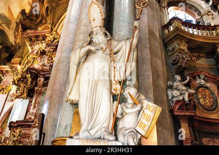 Art de l'intérieur de l'église Saint-Nicolas à Prague Banque D'Images