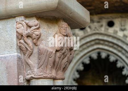 Création d'Adam et Eve, cloître romane, Monastère royal de San Juan de la Peña, Botaya, Huesca, Aragon, Espagne. Banque D'Images