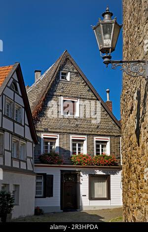 Maisons à colombages à l'église sur le marché, vieille ville historique, Kettwig, Essen, Allemagne Banque D'Images