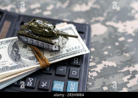arrière-plan militaire et char à jouets Banque D'Images