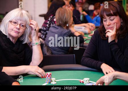 Un tournoi de poker en direct pour toutes les femmes seulement à Mariehamn, Åland, Finlande. Juin 2012. Banque D'Images