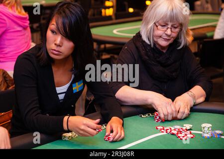 Un tournoi de poker en direct pour toutes les femmes seulement à Mariehamn, Åland, Finlande. Juin 2012. Banque D'Images