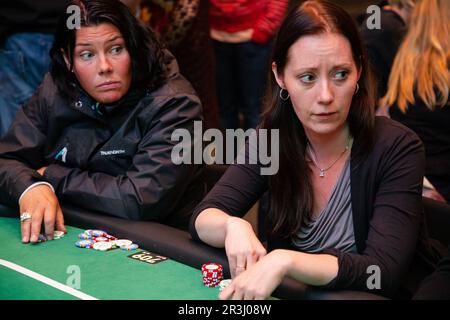 Un tournoi de poker en direct pour toutes les femmes seulement à Mariehamn, Åland, Finlande. Juin 2012. Banque D'Images