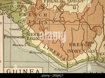 Carte géographique ancienne de la Guinée en sépia. Banque D'Images