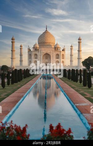 Taj Mahal au lever du soleil à Agra, Inde. Banque D'Images